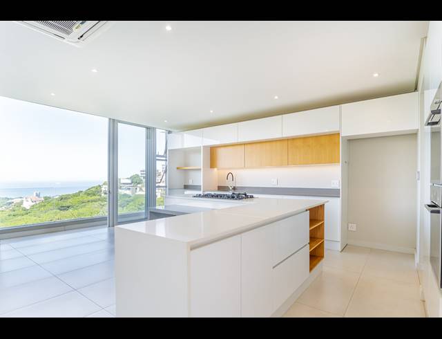 4 BEDROOM TOWNHOUSE FOR SALE IN LA LUCIA